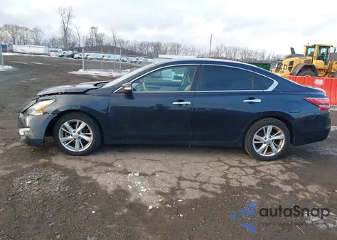 2015 Nissan Altima 2.5 Sv из США, поврежденный, VIN 1N4AL3AP1FC243158